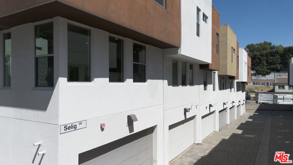 2213 Selig Drive - Photo 2