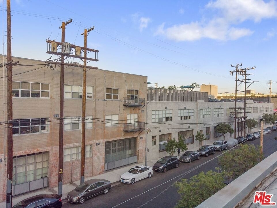 500 Molino Street - Photo 1