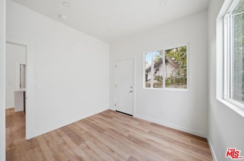 3026 W 12th Street - Photo 4