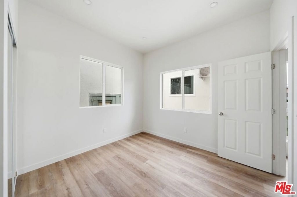 3026 W 12th Street - Photo 3