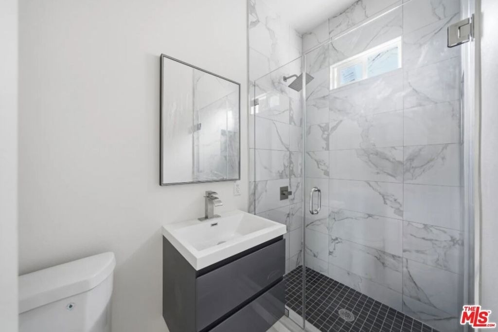 3026 W 12th Street - Photo 8