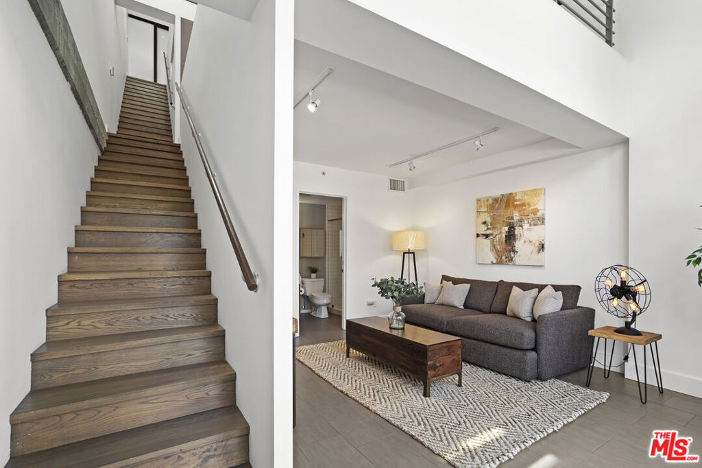940 E 2nd Street - Photo 6