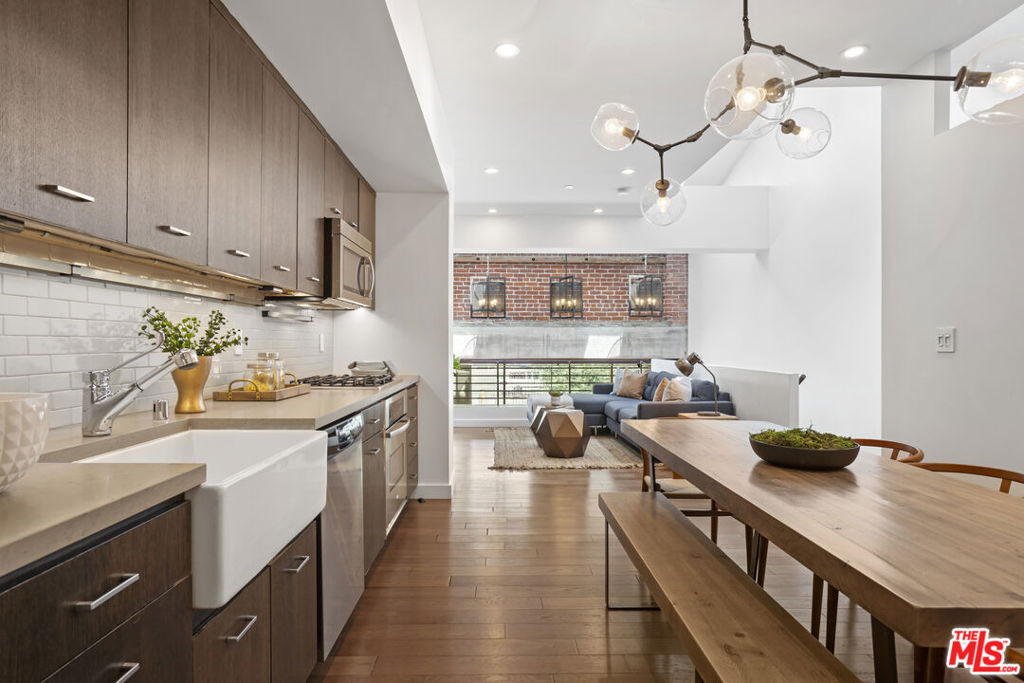 940 E 2nd Street - Photo 14
