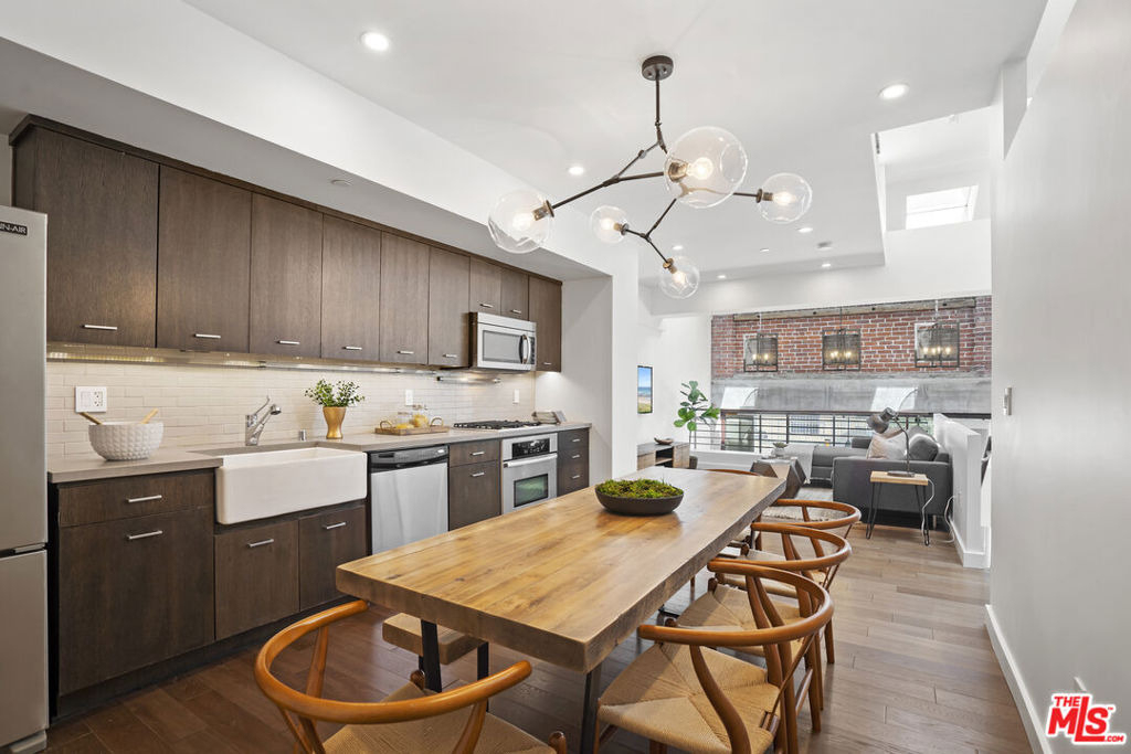 940 E 2nd Street - Photo 15