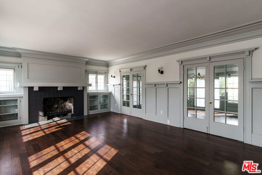 344 S Kingsley Drive - Photo 5