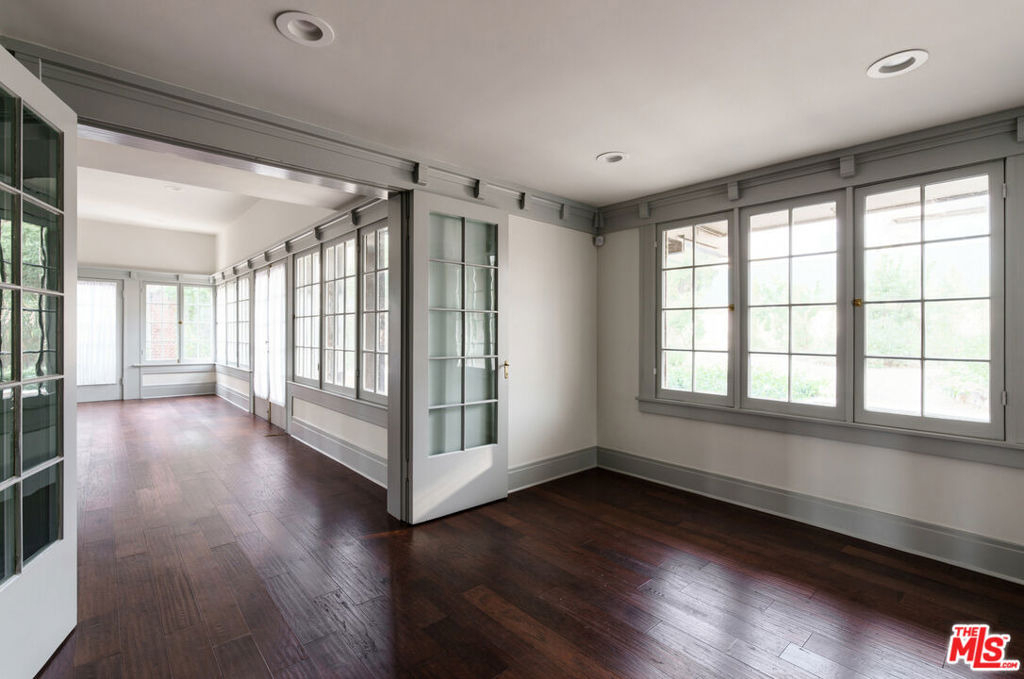 344 S Kingsley Drive - Photo 7