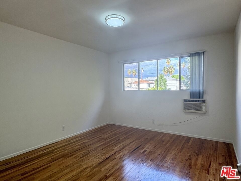 7704 Romaine Street - Photo 11