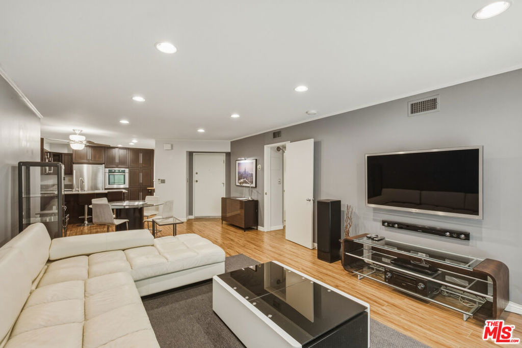 2260 N Cahuenga Boulevard - Photo 10