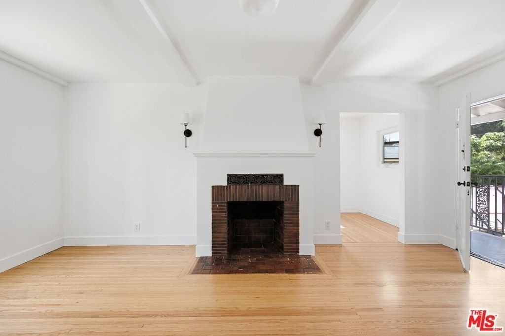 215 N Avenue 49 - Photo 1