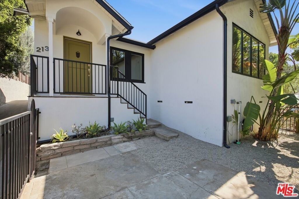 213 N Avenue 49 - Photo 30