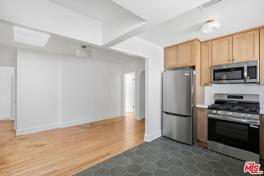 213 N Avenue 49 - Photo 3