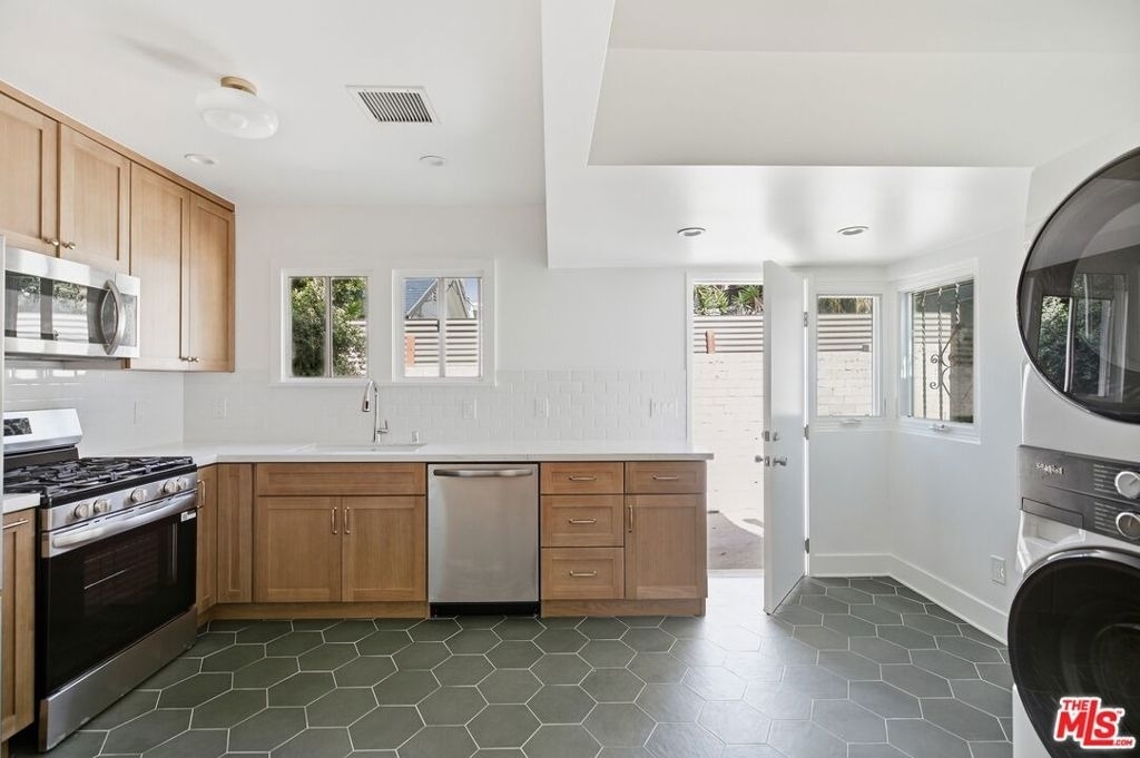 213 N Avenue 49 - Photo 4