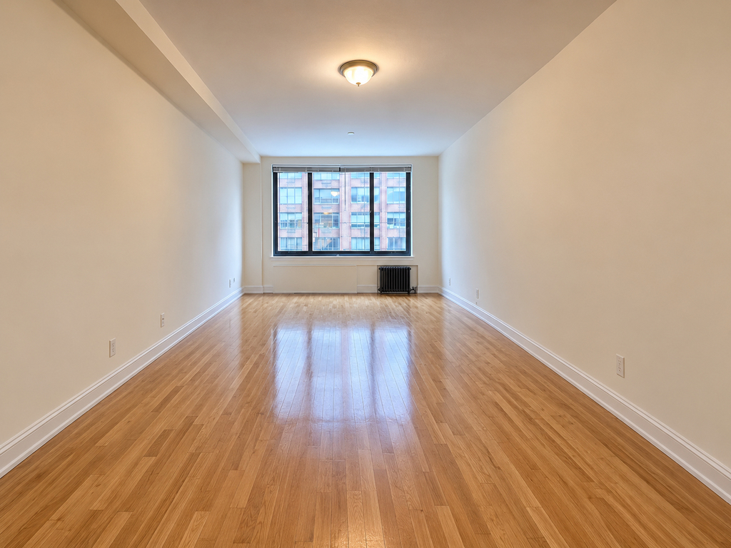  1st Avenue - Photo 0