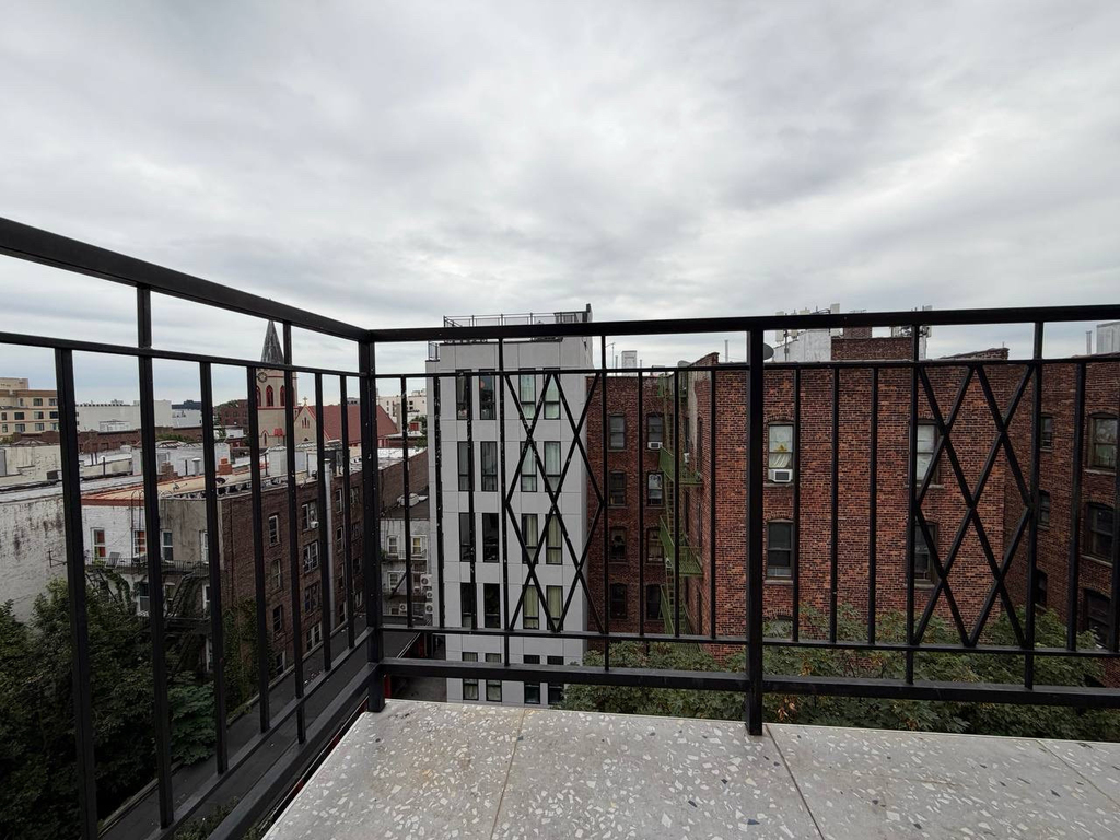 150 Martense Street - Photo 9