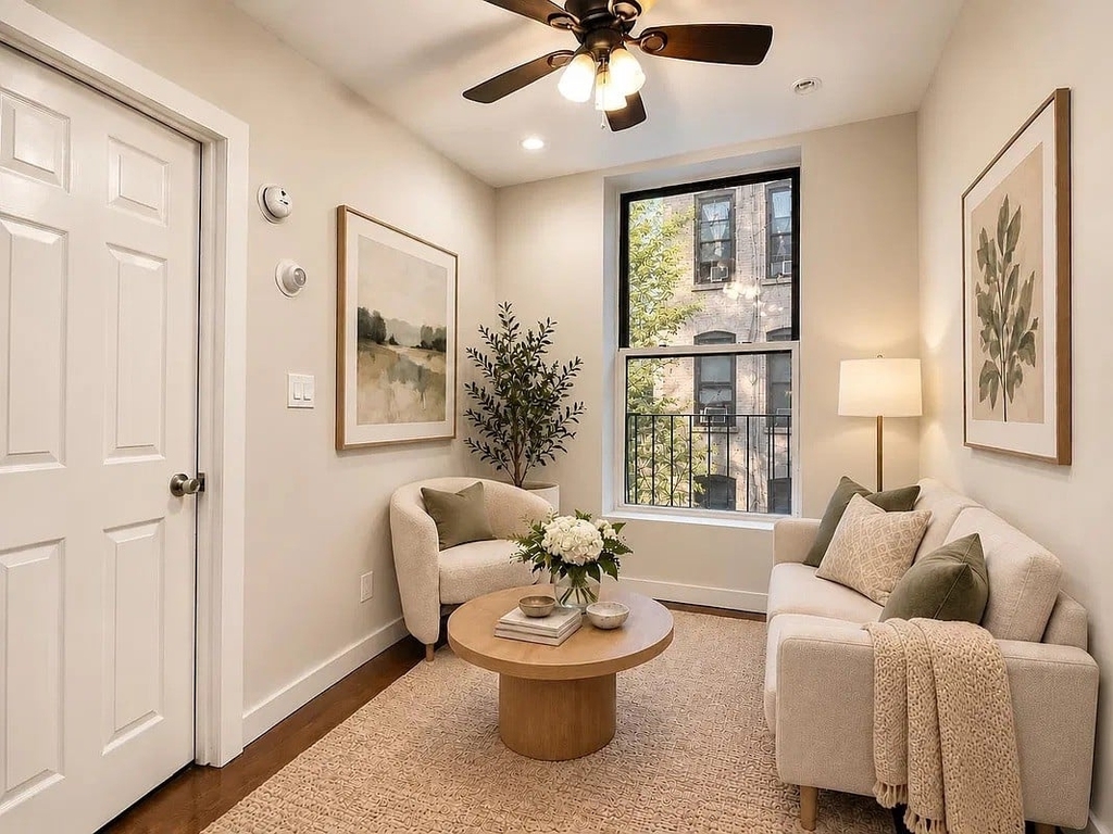386 Manhattan Avenue - Photo 0