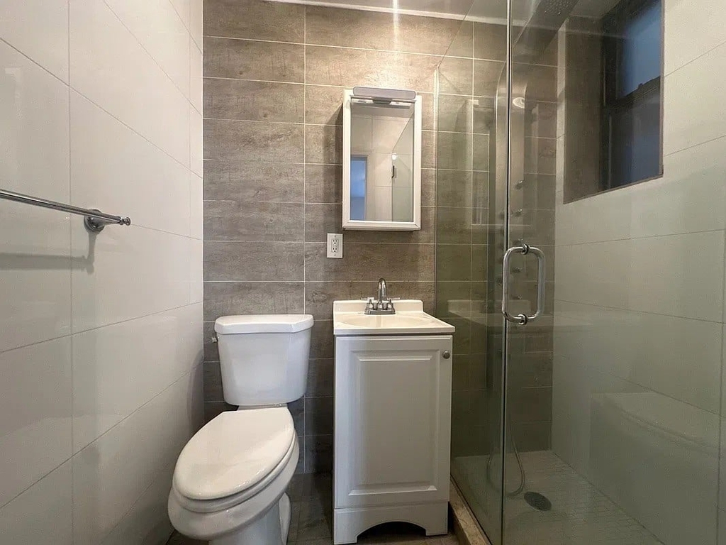 386 Manhattan Avenue - Photo 6