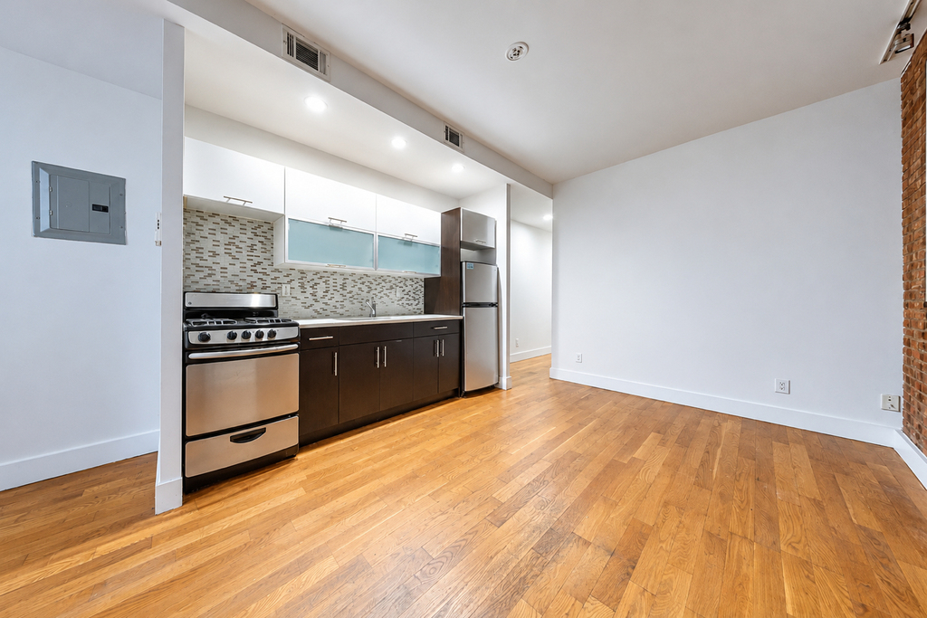32 Claver Place - Photo 1