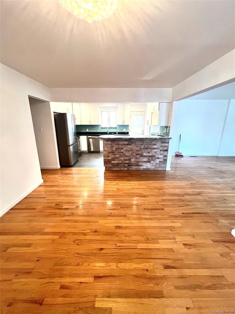 188-20 50 Ave - Photo 3