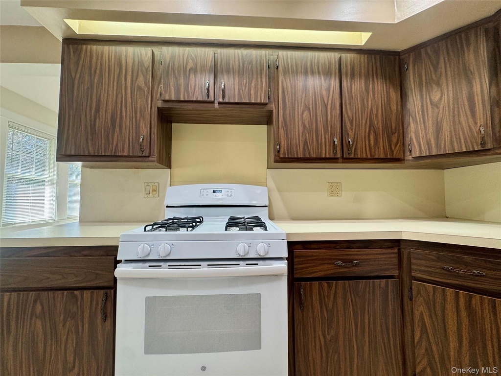 99 Jerusalem Avenue - Photo 3