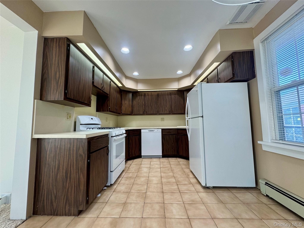 99 Jerusalem Avenue - Photo 1