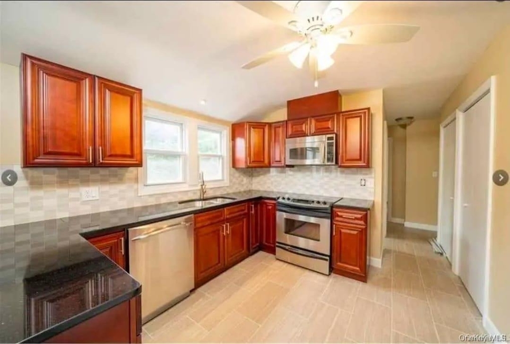 3501 James Street - Photo 2