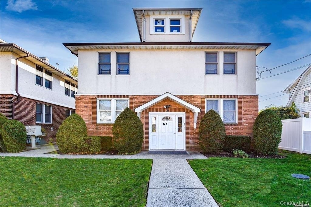 51 Thorman Avenue - Photo 0