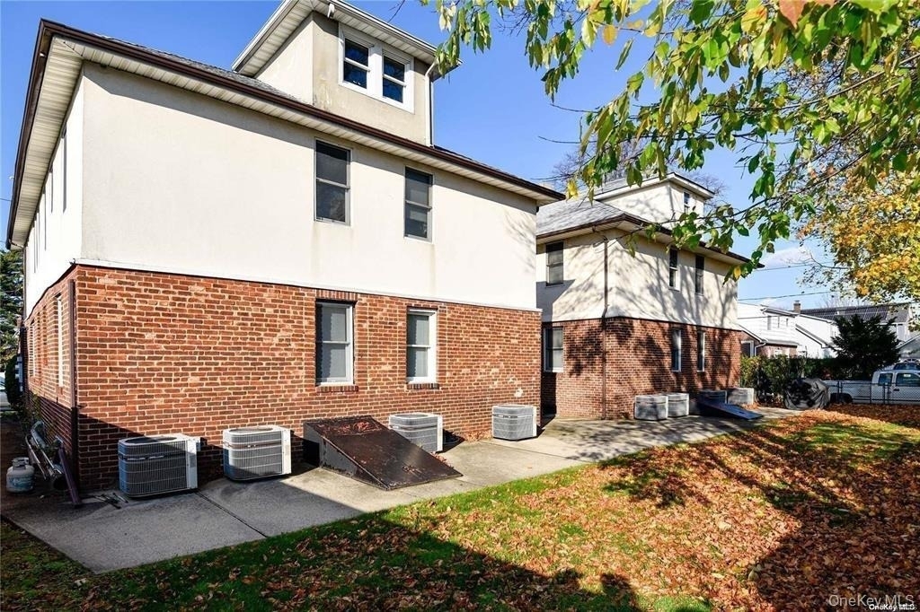 51 Thorman Avenue - Photo 10