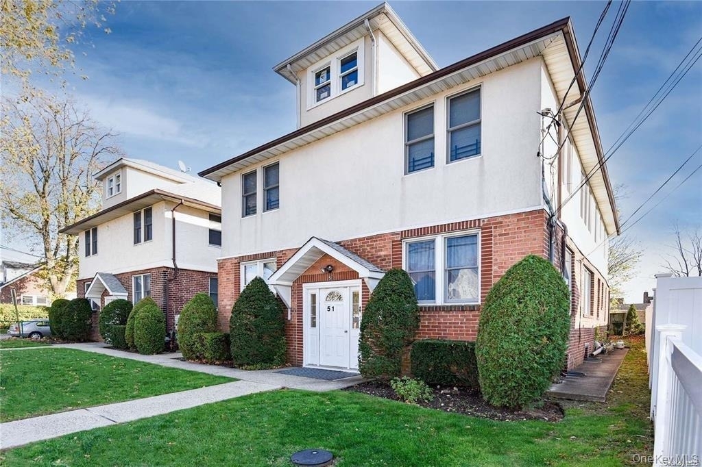 51 Thorman Avenue - Photo 1