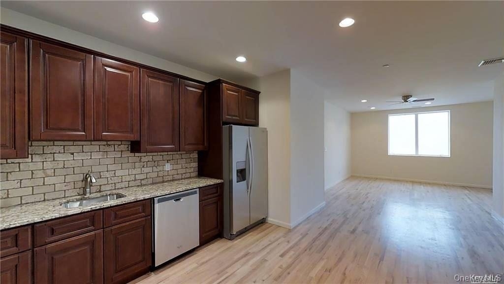 417 New York Avenue - Photo 1