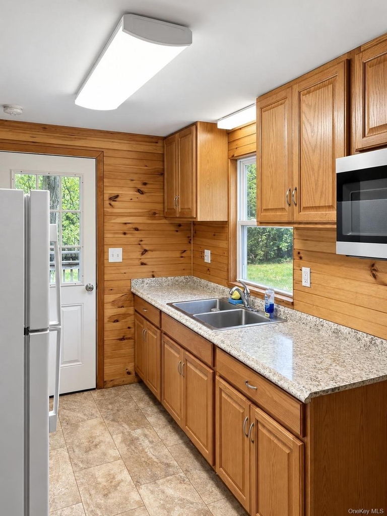 271 Rose Valley Road - Photo 4