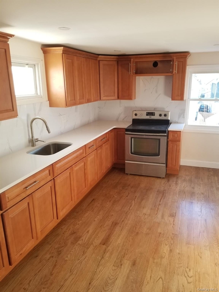 10916 Pinegrove Street - Photo 5