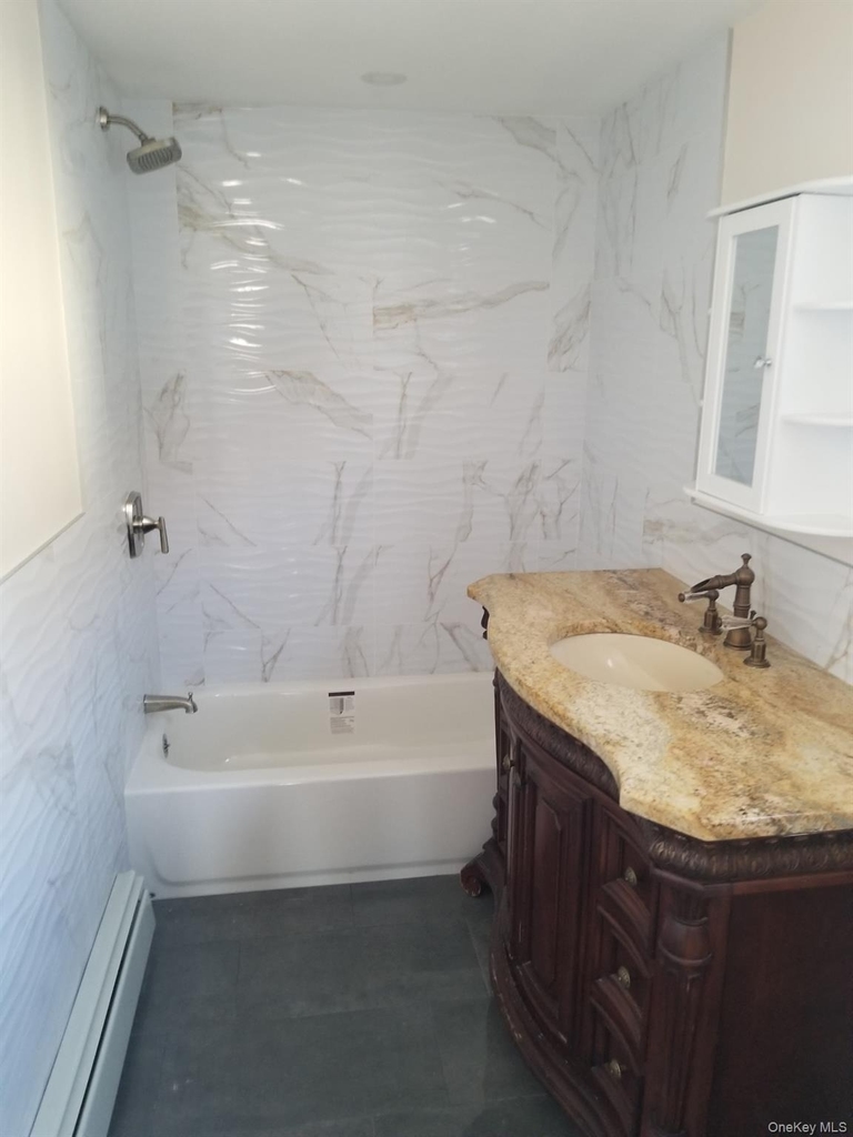 10916 Pinegrove Street - Photo 3