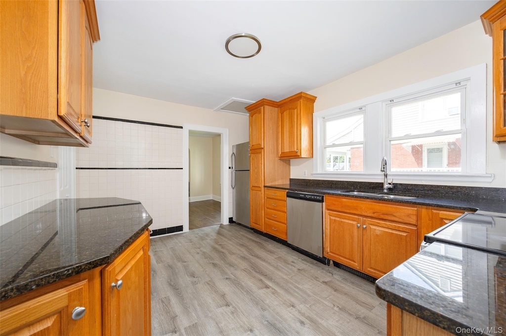 68 Clark Street - Photo 2