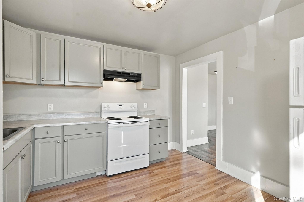89 Main St - Photo 6