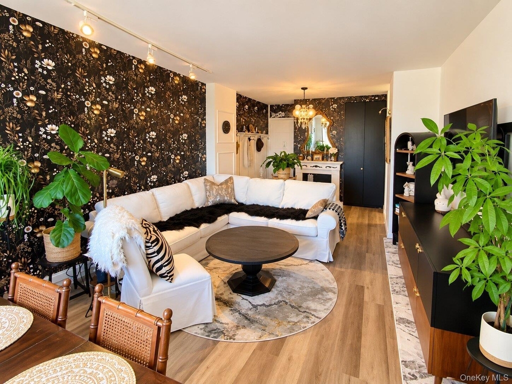 26910 Grand Central Parkway - Photo 2