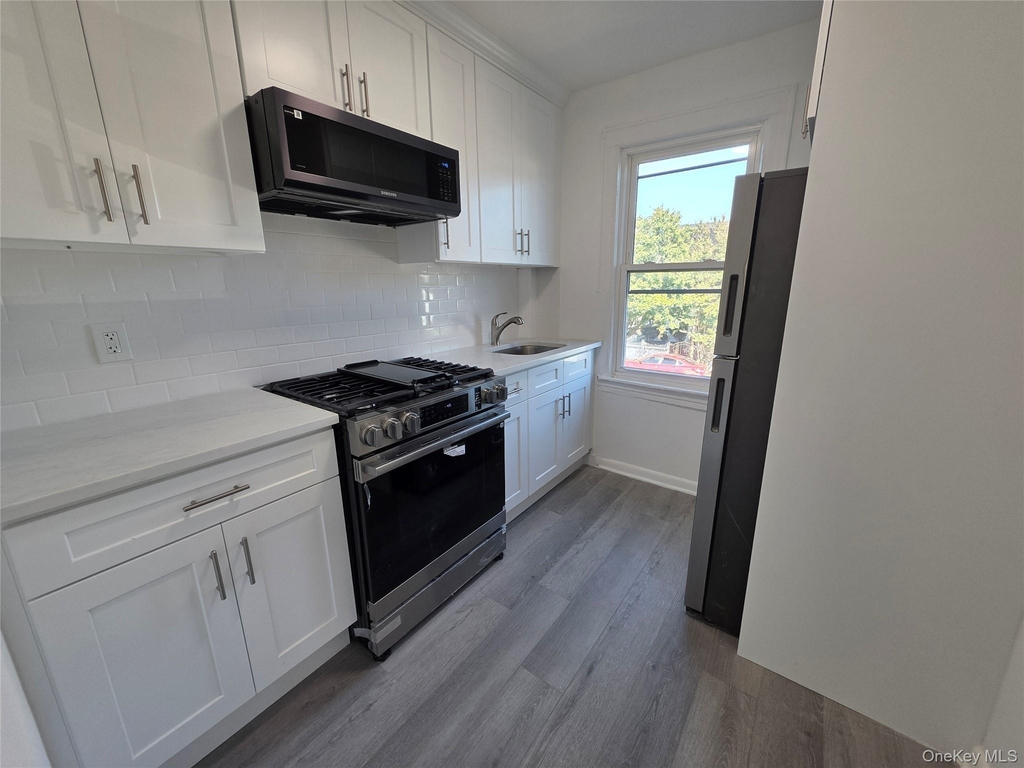 110-14 203rd Street - Photo 4