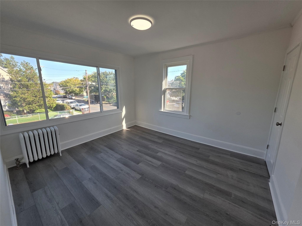 110-14 203rd Street - Photo 3