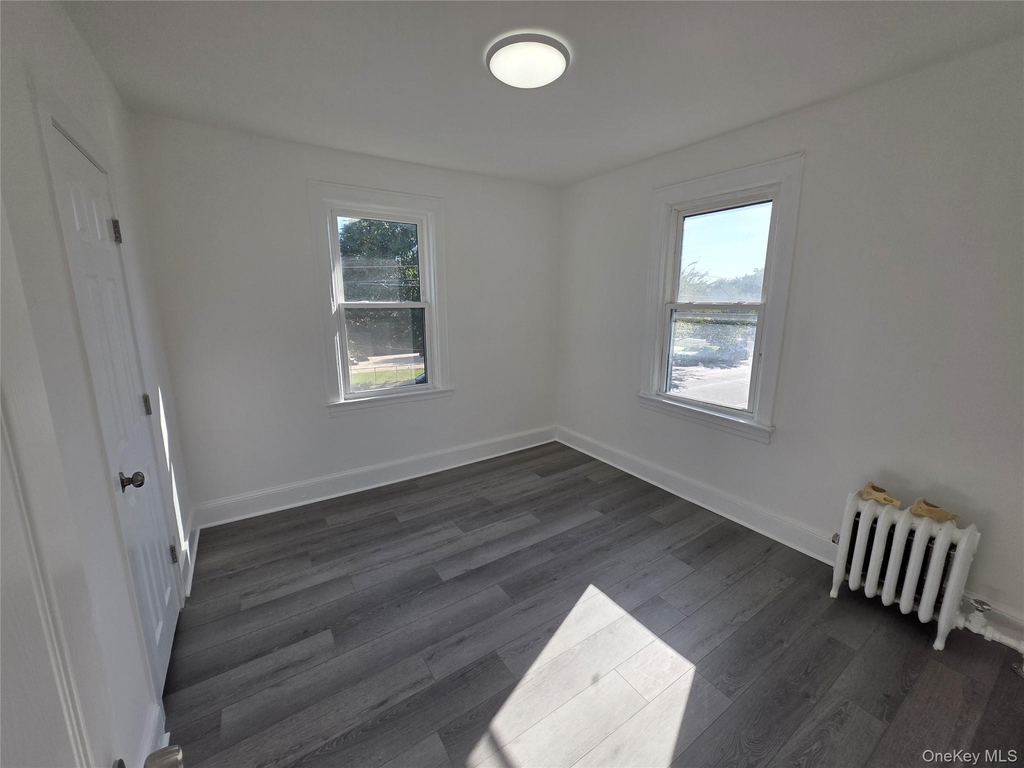 110-14 203rd Street - Photo 6