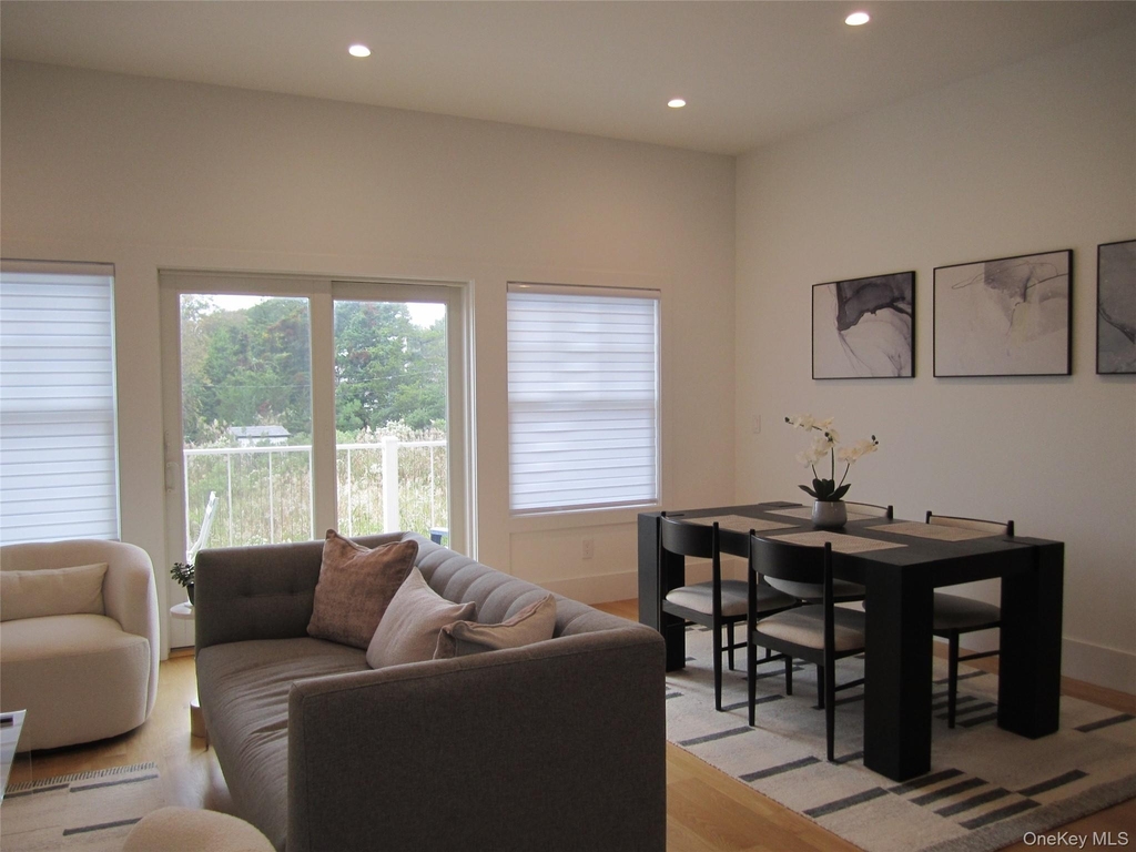 68 Foster Avenue - Photo 3