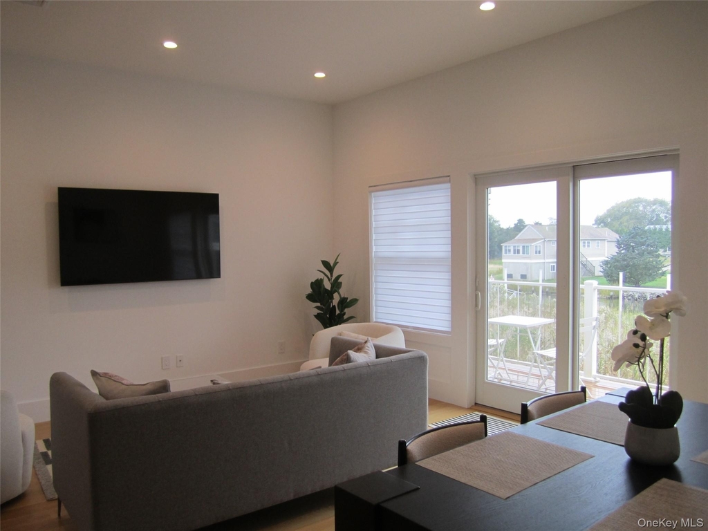 68 Foster Avenue - Photo 5
