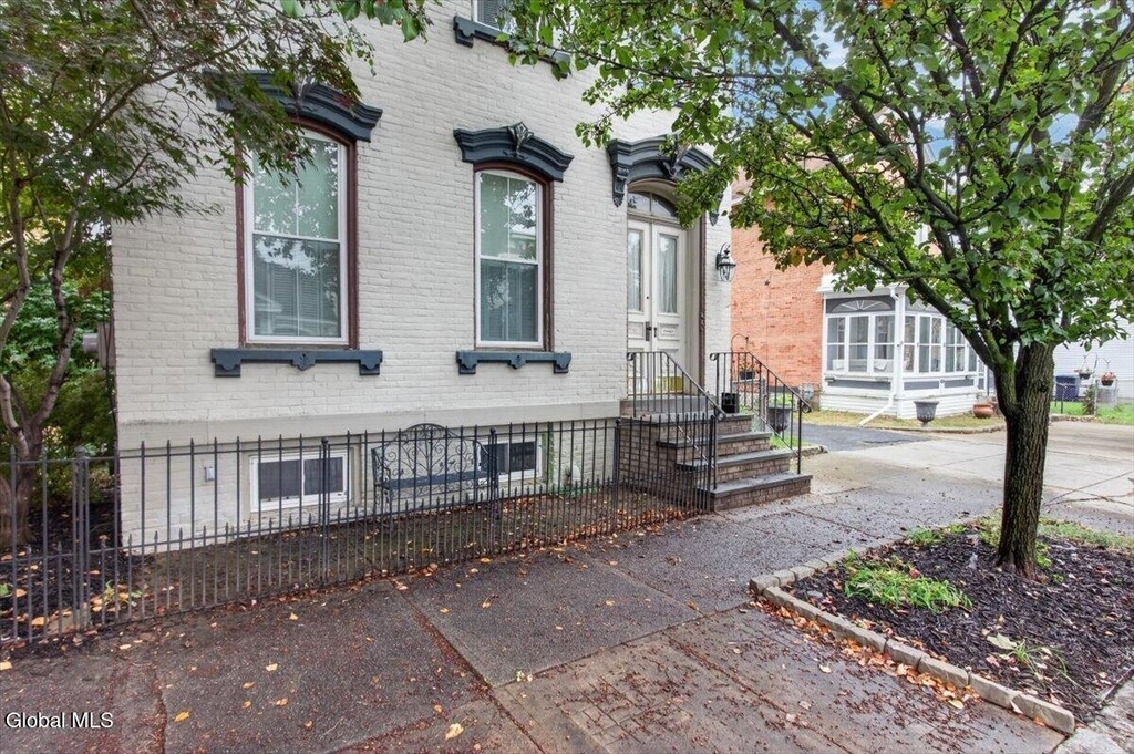 1011 24th Street - Photo 37