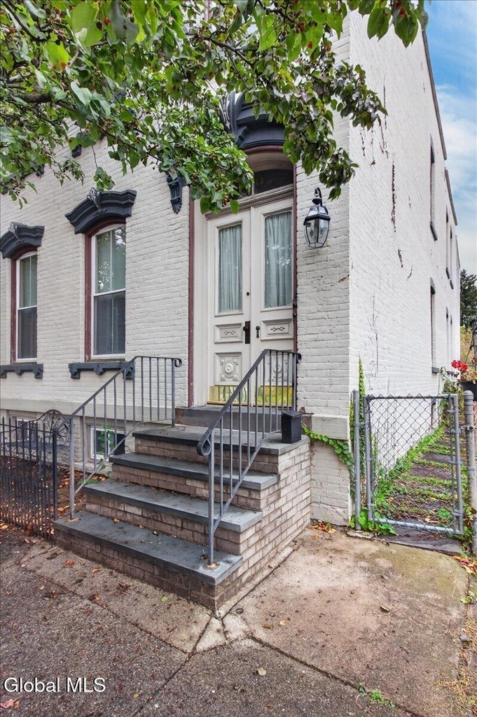 1011 24th Street - Photo 1