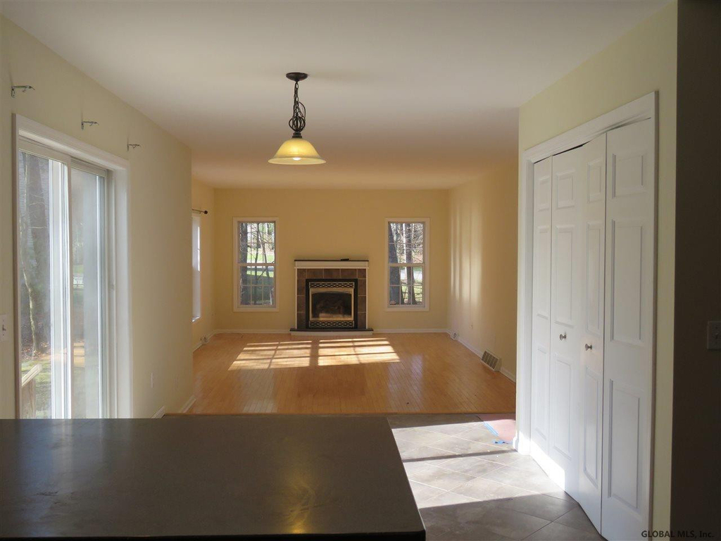 656 Stark Terrace - Photo 4