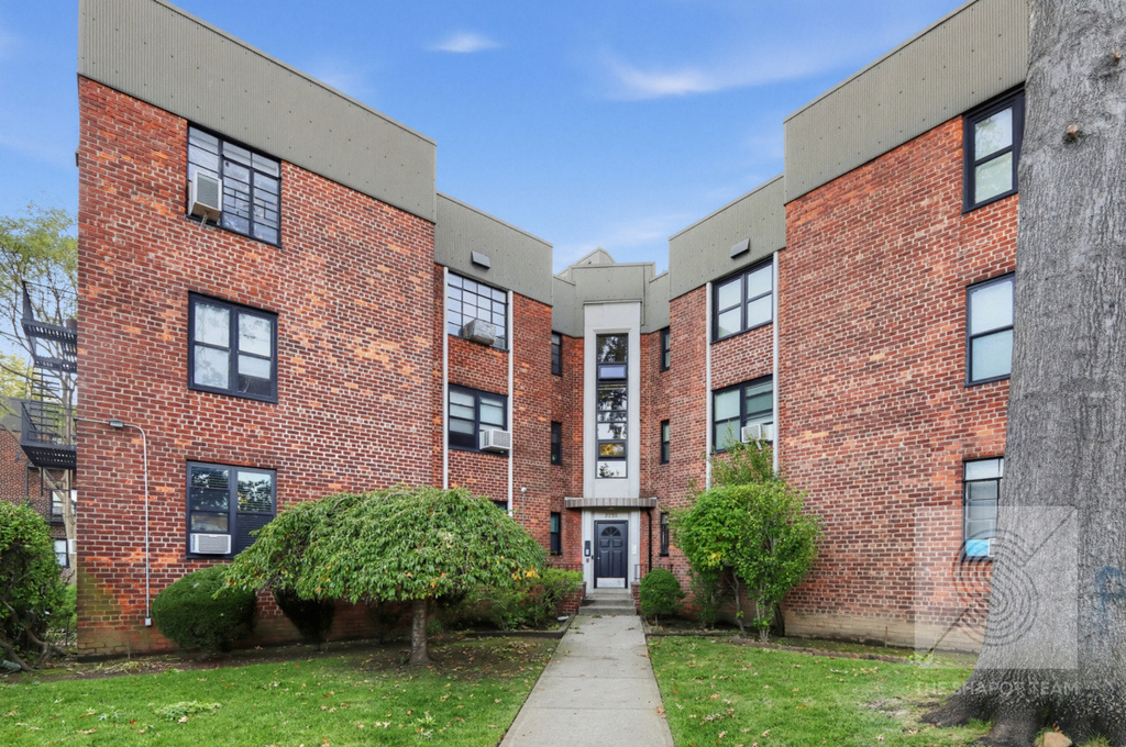22-56 80th Street - Photo 4