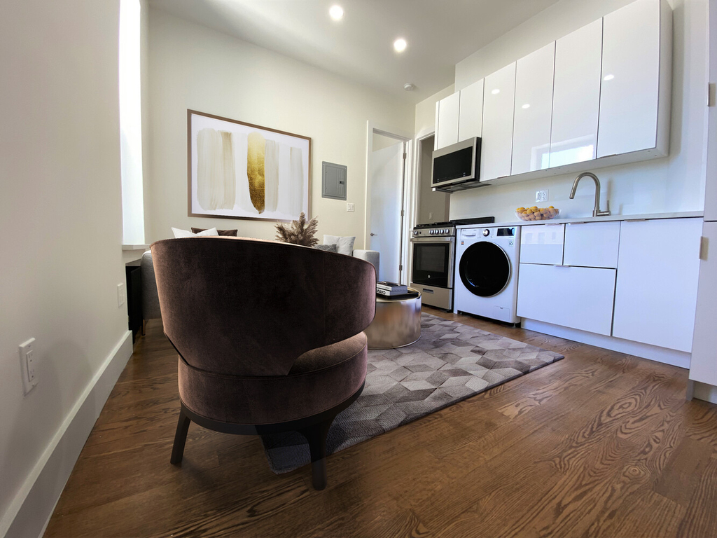 455 Hudson Street - Photo 1