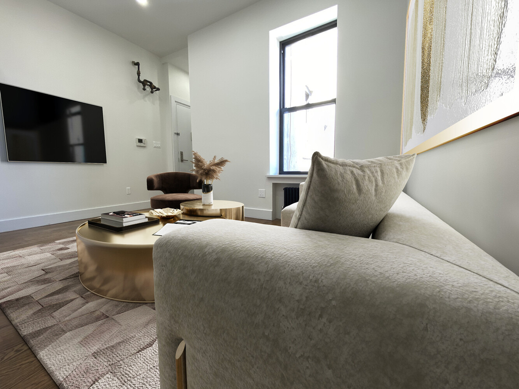 455 Hudson Street - Photo 4