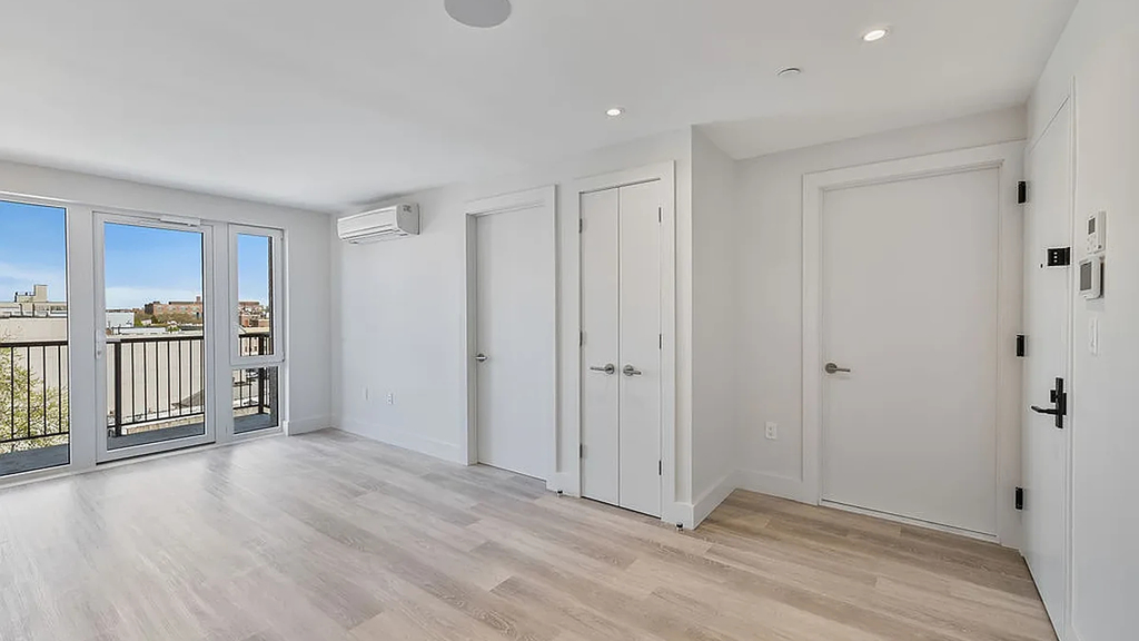 2605 Snyder Ave 11226 - Photo 2