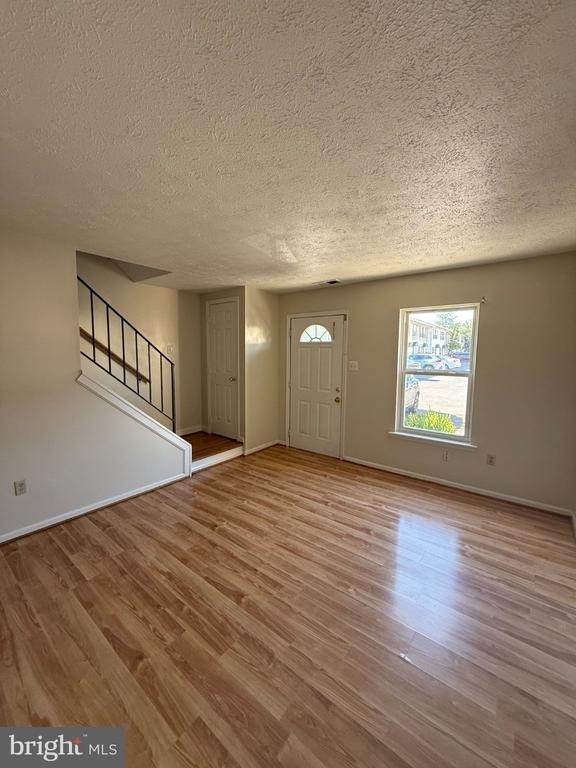 334 Avon Court - Photo 3