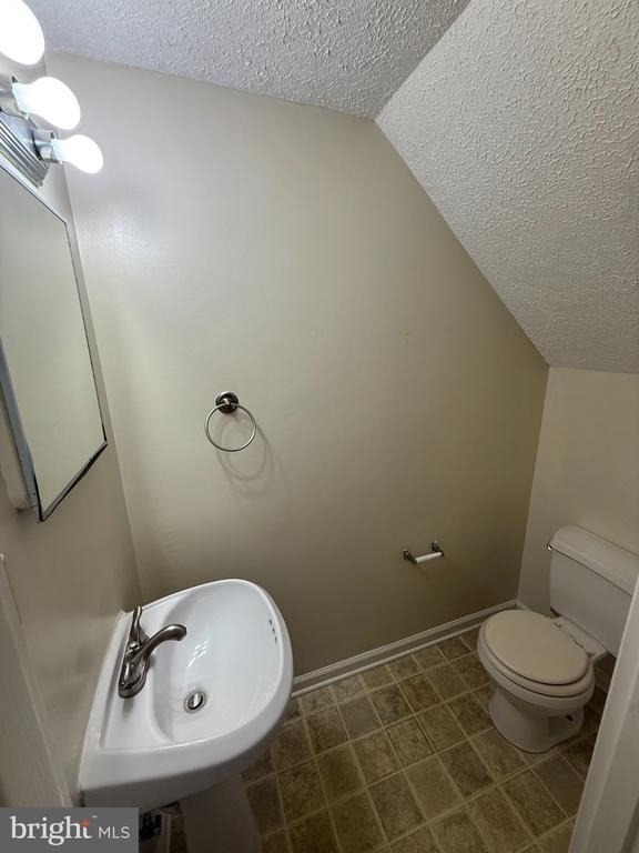 334 Avon Court - Photo 4