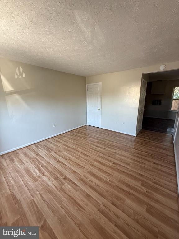 334 Avon Court - Photo 2